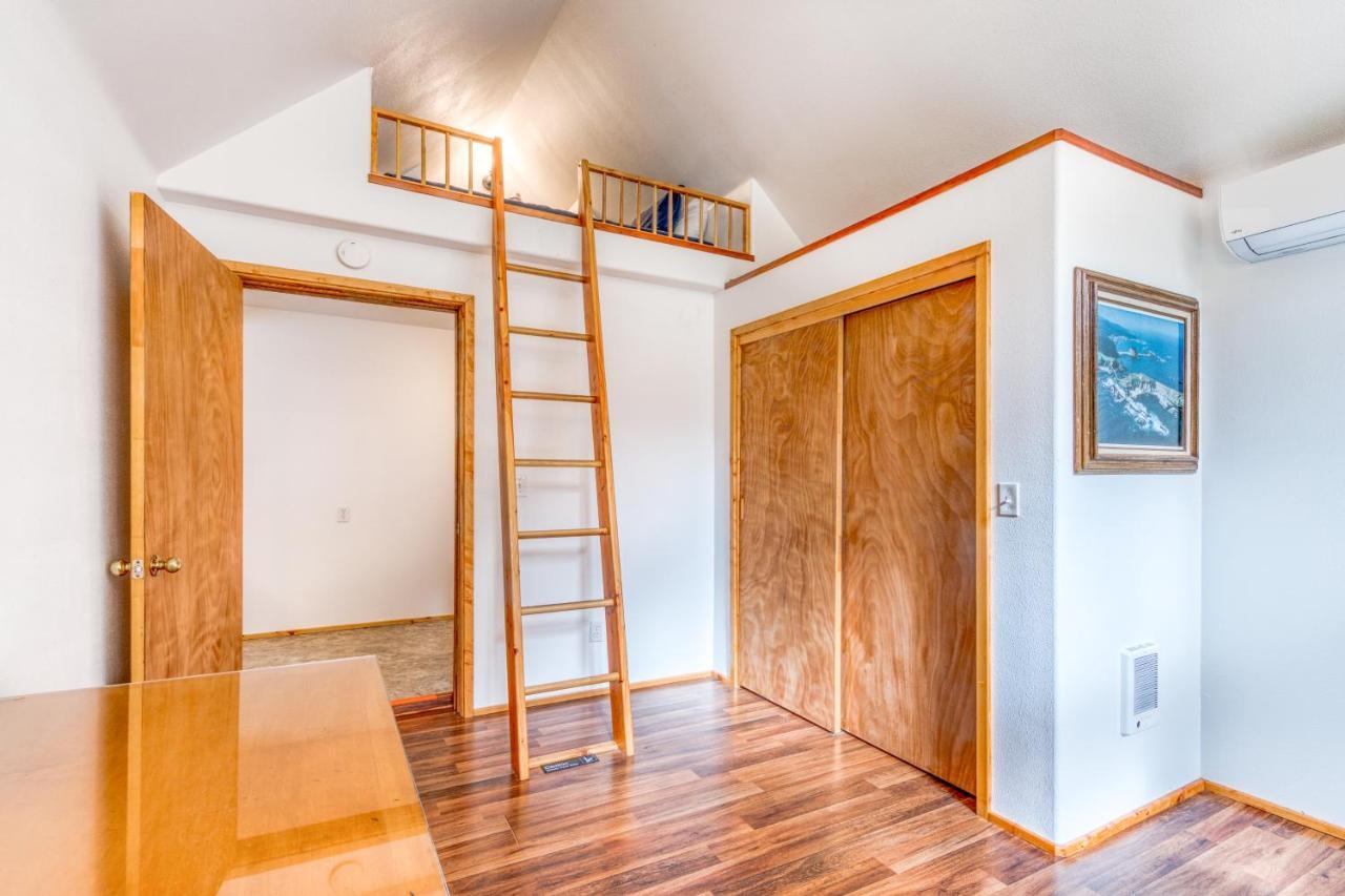 Hats House Coos Bay Exterior foto
